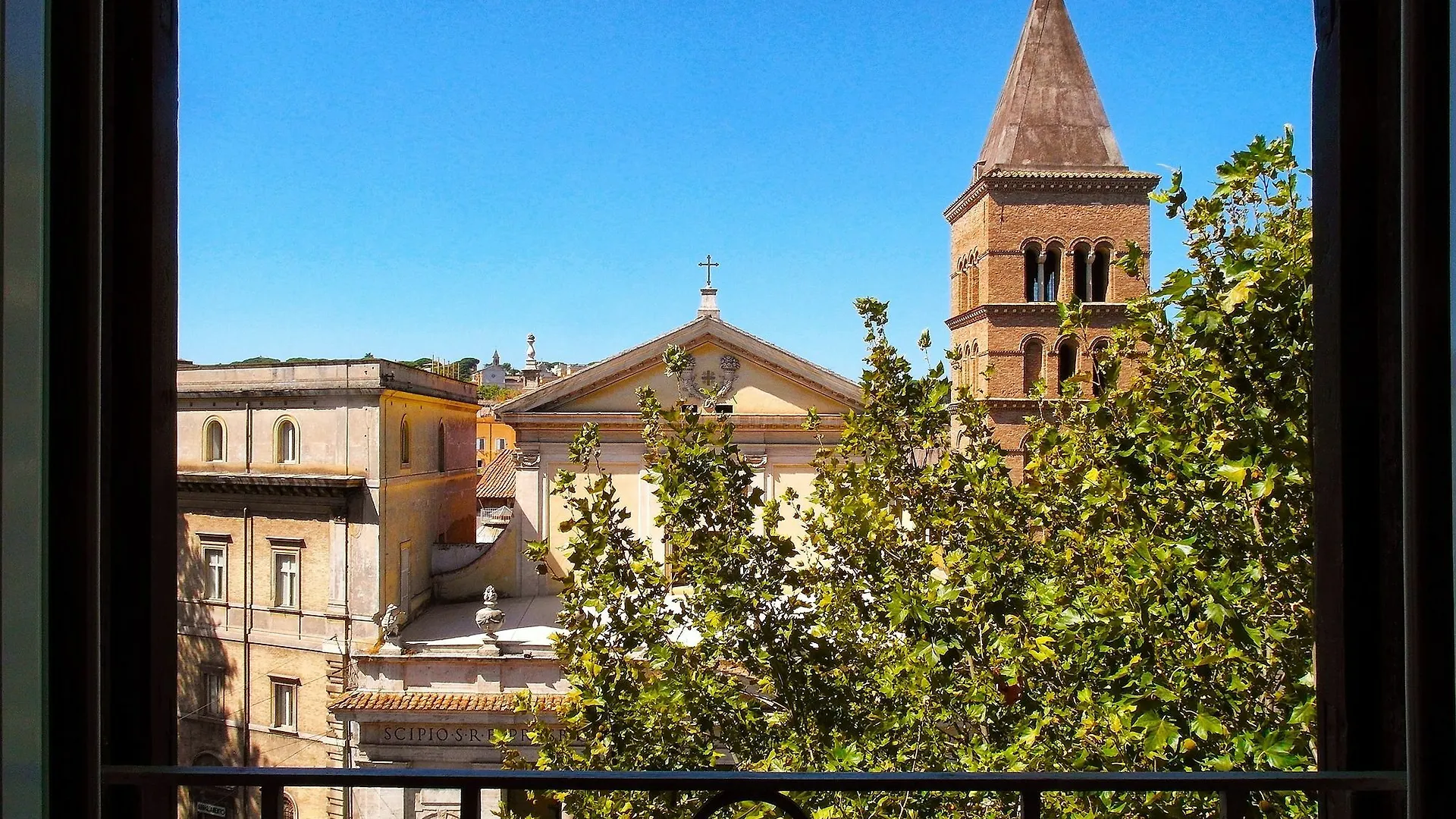 Sonnino Suite Roma 2*,